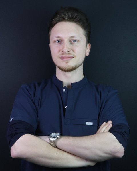 Selim Övez